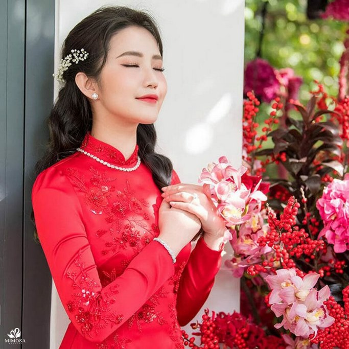 ao dai cuoi cach tan