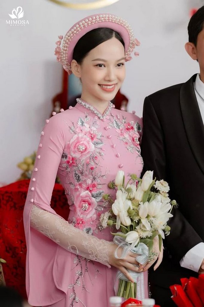 ao dai cuoi mau hong