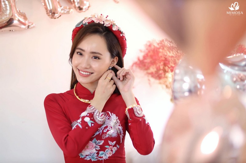 kieu toc mac ao dai cuoi