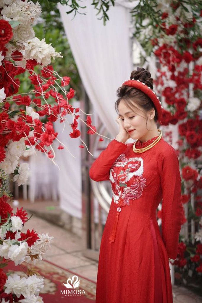 kieu toc mac ao dai cuoi