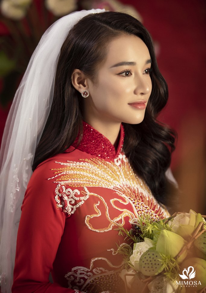 kieu toc mac ao dai cuoi