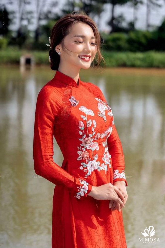 kieu toc mac ao dai cuoi