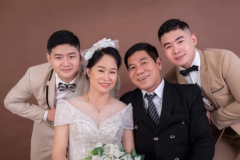 chụp ảnh kỷ niệm 30 năm ngày cưới
